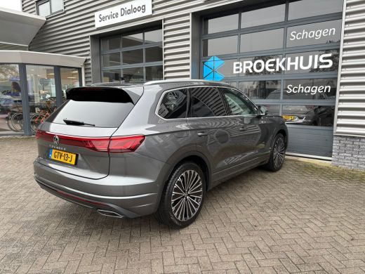 Volkswagen Touareg 3.0 TSi eHybrid 340 pk 4MOTION Elegance | Luchtvering | Elektrische Panoramadak | Achteruitrijcam... ActivLease financial lease