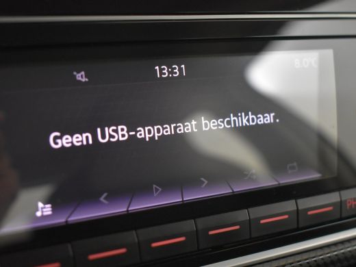 Volkswagen up! 1.0 65pk | Navigatie via smartphone | Cruise control | Airco | Parkeersensoren achter | Camera ac... ActivLease financial lease