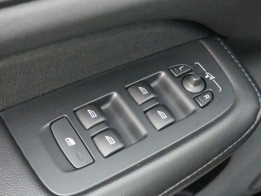 Volvo  V60 2.0 B3 Business Pro | TREKHAAK | ADAPTIVE CRUISE | DODEHOEKDETECTIE | STOEL+STUURVERWARMING | CAM... ActivLease financial lease