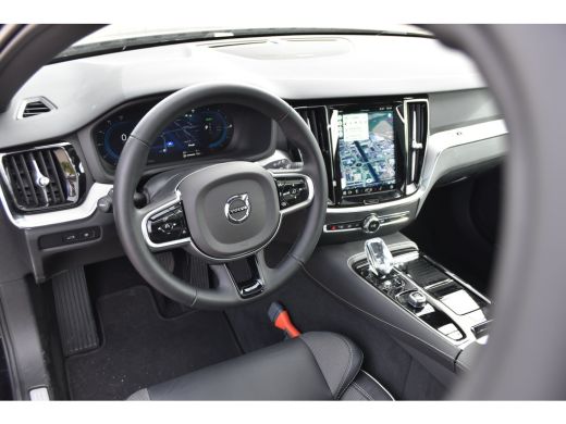 Volvo  V60 T6 Black Pack | Panoramadak | Trekhaak | 360cam | Harman Kardon | ActivLease financial lease