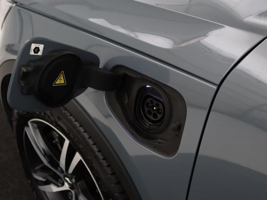 Volvo  XC40 1.5 T4 Recharge R Design Expression | Trekhaak | Leder | Stoel & stuurverwarming | Camera | Carpl... ActivLease financial lease