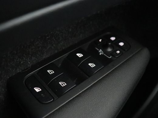 Volvo  XC40 1.5 T4 Recharge R Design Expression | Trekhaak | Leder | Stoel & stuurverwarming | Camera | Carpl... ActivLease financial lease