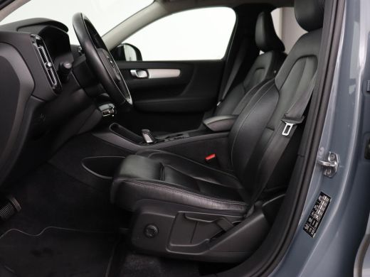 Volvo  XC40 1.5 T4 Recharge R Design Expression | Trekhaak | Leder | Stoel & stuurverwarming | Camera | Carpl... ActivLease financial lease