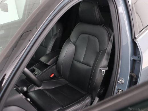 Volvo  XC40 1.5 T4 Recharge R Design Expression | Trekhaak | Leder | Stoel & stuurverwarming | Camera | Carpl... ActivLease financial lease