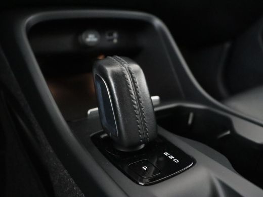 Volvo  XC40 1.5 T4 Recharge R Design Expression | Trekhaak | Leder | Stoel & stuurverwarming | Camera | Carpl... ActivLease financial lease