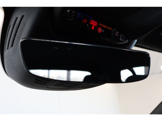 Volvo  XC40 T4 211PK Plus Dark | HK Audio | Memory | Getint Glas | Cruise Control | Stoel&Stuur Verw. ActivLease financial lease