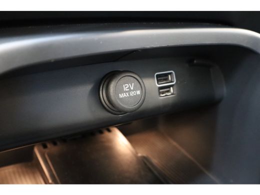 Volvo  XC40 T4 211PK Plus Dark | HK Audio | Memory | Getint Glas | Cruise Control | Stoel&Stuur Verw. ActivLease financial lease