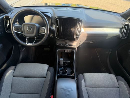 Volvo  XC40 T4 211PK Plus Dark | HK Audio | Memory | Getint Glas | Cruise Control | Stoel&Stuur Verw. ActivLease financial lease