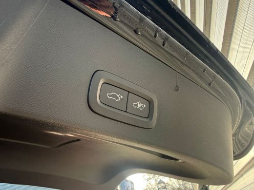 Volvo  XC40 T4 211PK Plus Dark | HK Audio | Memory | Getint Glas | Cruise Control | Stoel&Stuur Verw. ActivLease financial lease