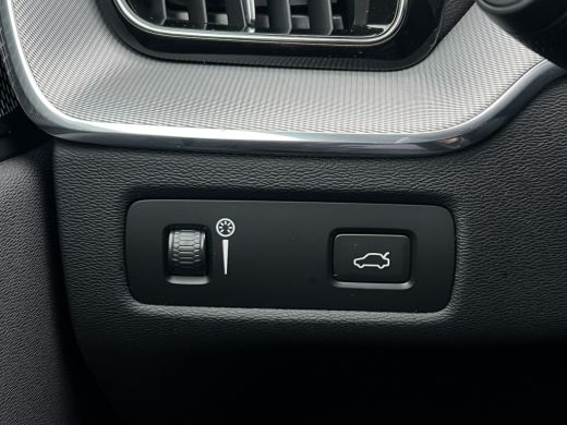 Volvo  XC60 2.0 B4 R-Design | Pano | 360 Camera | Memory | Harman Kardon ActivLease financial lease