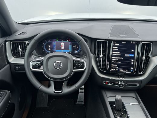 Volvo  XC60 2.0 B4 R-Design | Pano | 360 Camera | Memory | Harman Kardon ActivLease financial lease