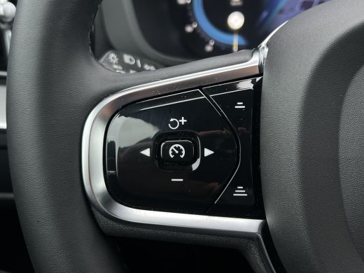 Volvo  XC60 2.0 B4 R-Design | Pano | 360 Camera | Memory | Harman Kardon ActivLease financial lease