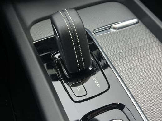 Volvo  XC60 2.0 B4 R-Design | Pano | 360 Camera | Memory | Harman Kardon ActivLease financial lease