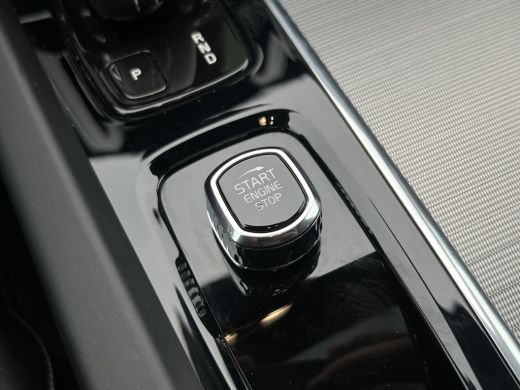 Volvo  XC60 2.0 B4 R-Design | Pano | 360 Camera | Memory | Harman Kardon ActivLease financial lease