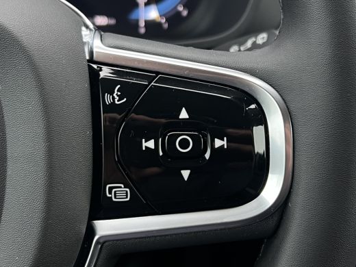 Volvo  XC60 B4 Plus Dark | Trekhaak | Navi | Camera | Memory ActivLease financial lease