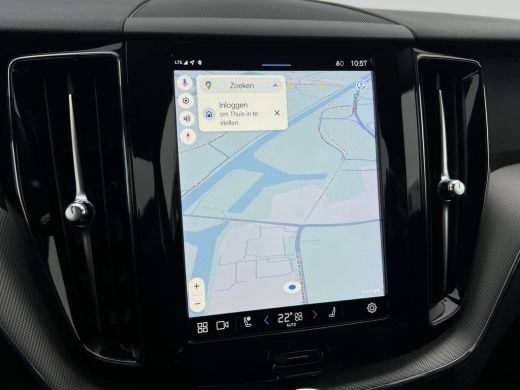 Volvo  XC60 B4 Plus Dark | Trekhaak | Navi | Camera | Memory ActivLease financial lease