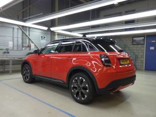 Fiat 600 1.2 Hybrid La Prima 145pk 8 Jaar Garantie! | Vol-Leder | Massage | Elektr. Stoelen | Stoelverwarm...