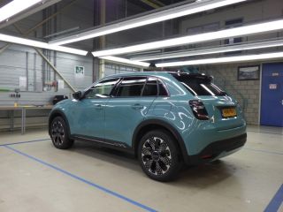 Fiat 600 La Prima 54 kWh 156pk 3 Fase 8 Jaar Garantie! | Massage | Vol-Leder | Adaptive Cruise | Elektr. S...