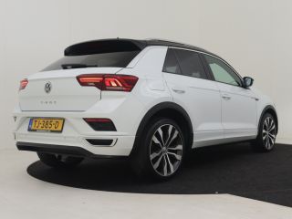 Volkswagen T-Roc 1.5 TSI Sport R-line 150pk/DSG/AUTO Panorama dak | Camera achter | Navigatie | App connect | Adap...
