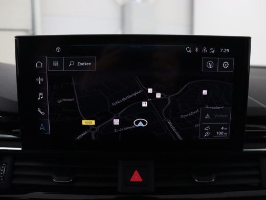 Audi A4 35 TFSI S edition Competition | Panoramadak | Stoelverwarming | Virtual Cockpit | Carplay | Half ... ActivLease financial lease