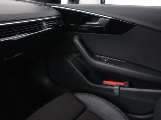 Audi A4 35 TFSI S edition Competition | Panoramadak | Stoelverwarming | Virtual Cockpit | Carplay | Half ... ActivLease financial lease