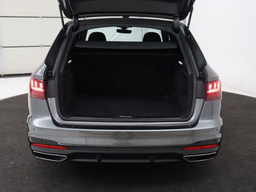 Audi A4 35 TFSI S edition Competition | Panoramadak | Stoelverwarming | Virtual Cockpit | Carplay | Half ... ActivLease financial lease