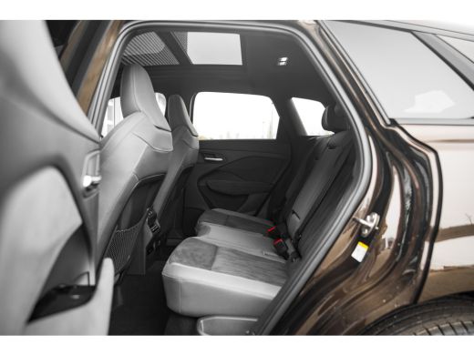 Audi Q3 S edition | Adaptive cruise control | Audi sound system | Cruise control ActivLease financial lease
