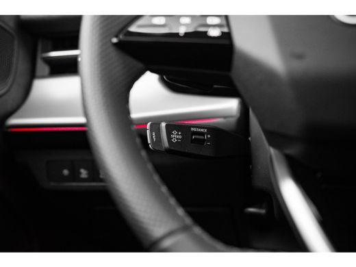 Audi Q3 S edition | Adaptive cruise control | Audi sound system | Cruise control ActivLease financial lease