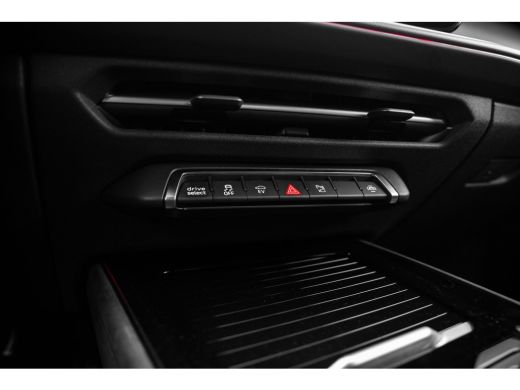 Audi Q3 S edition | Adaptive cruise control | Audi sound system | Cruise control ActivLease financial lease