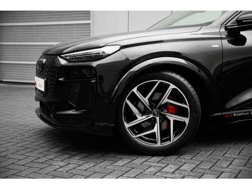 Audi Q6 e-tron S edition | Adaptive air suspension | Adaptive cruise control | Audi sound system ActivLease financial lease