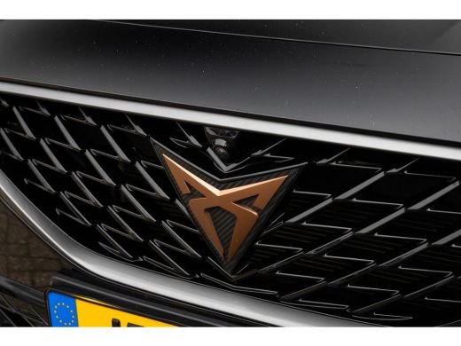 CUPRA Formentor 1.4 e-Hybrid VZ Performance | PHEV/245PK | Adap cruise | Camera | Stuur+Stoel verwarming | Apple ... ActivLease financial lease