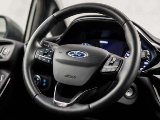 Ford Fiesta 1.0 EcoBoost Titanium (APPLE CARPLAY, GROOT NAVI, CLIMATE, GETINT GLAS, PARKEERSENSOREN, SPORTSTO... ActivLease financial lease