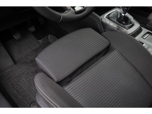 Ford Focus 1.0 EcoBoost Hybrid Titanium X Business | Trekhaak | Stuur/stoel/voorruit verwarming | Apple Carp... ActivLease financial lease