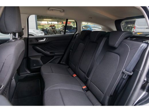 Ford Focus 1.0 EcoBoost Hybrid Titanium X Business | Trekhaak | Stuur/stoel/voorruit verwarming | Apple Carp... ActivLease financial lease