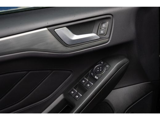 Ford Focus 1.0 EcoBoost Hybrid Titanium X Business | Trekhaak | Stuur/stoel/voorruit verwarming | Apple Carp... ActivLease financial lease