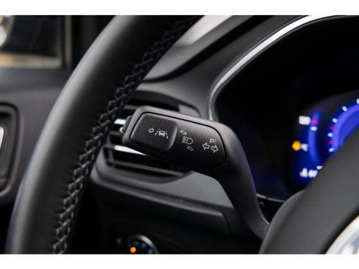 Ford Focus 1.0 EcoBoost Hybrid Titanium X Business | Trekhaak | Stuur/stoel/voorruit verwarming | Apple Carp... ActivLease financial lease