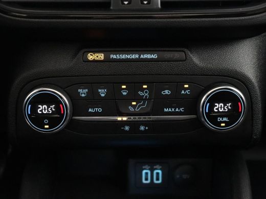 Ford Focus 1.0 EcoBoost ST Line | Panoramadak | Camera | Carplay | Navigatie | Full LED | Climate control | ... ActivLease financial lease