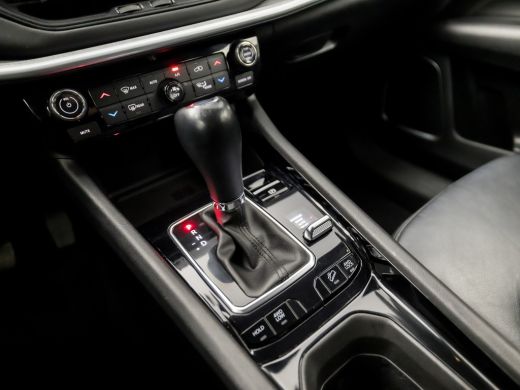 Jeep Compass 4xe 240 Plug-in Hybrid Electric S (APPLE CARPLAY, GROOT NAVI, CAMERA, ELEKTRISCHE STOELEN, LEDER,... ActivLease financial lease