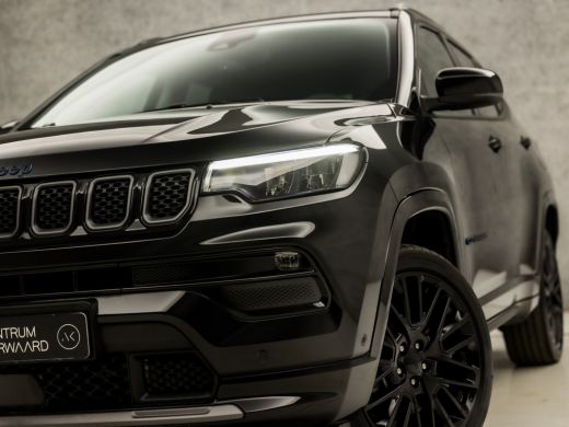 Jeep Compass 4xe 240 Plug-in Hybrid Electric S (APPLE CARPLAY, GROOT NAVI, CAMERA, ELEKTRISCHE STOELEN, LEDER,... ActivLease financial lease