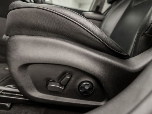 Jeep Compass 4xe 240 Plug-in Hybrid Electric S (APPLE CARPLAY, GROOT NAVI, CAMERA, ELEKTRISCHE STOELEN, LEDER,... ActivLease financial lease