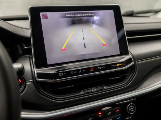 Jeep Compass 4xe 240 Plug-in Hybrid Electric S (APPLE CARPLAY, GROOT NAVI, CAMERA, ELEKTRISCHE STOELEN, LEDER,... ActivLease financial lease