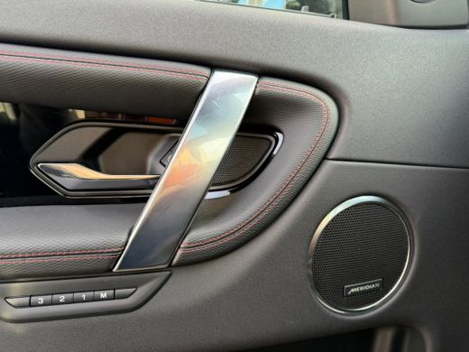 Land Rover Discovery Sport P300e R-Dynamic SE | Cold Cliamte | Afn. trekhaak | Panoramadak | 20 Inch | Black Pack | Drive Pack ActivLease financial lease