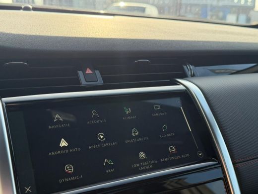 Land Rover Discovery Sport P300e R-Dynamic SE | Cold Cliamte | Afn. trekhaak | Panoramadak | 20 Inch | Black Pack | Drive Pack ActivLease financial lease