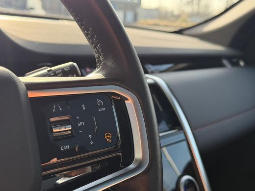 Land Rover Discovery Sport P300e R-Dynamic SE | Cold Cliamte | Afn. trekhaak | Panoramadak | 20 Inch | Black Pack | Drive Pack ActivLease financial lease