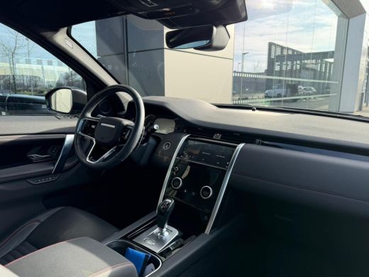 Land Rover Discovery Sport P300e R-Dynamic SE | Cold Cliamte | Afn. trekhaak | Panoramadak | 20 Inch | Black Pack | Drive Pack ActivLease financial lease