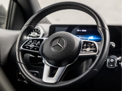 Mercedes-Benz GLA 200 Luxury 164Pk Automaat (GROOT NAVI, SFEERVERLICHTING, LEDER, GETINT GLAS, WIDESCREEN, STOELVER... ActivLease financial lease