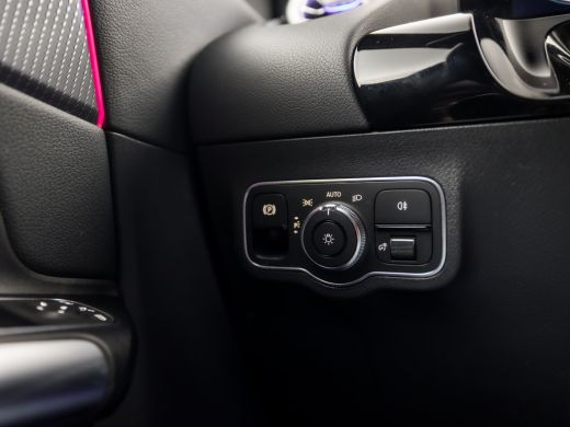 Mercedes-Benz GLA 200 Luxury 164Pk Automaat (GROOT NAVI, SFEERVERLICHTING, LEDER, GETINT GLAS, WIDESCREEN, STOELVER... ActivLease financial lease