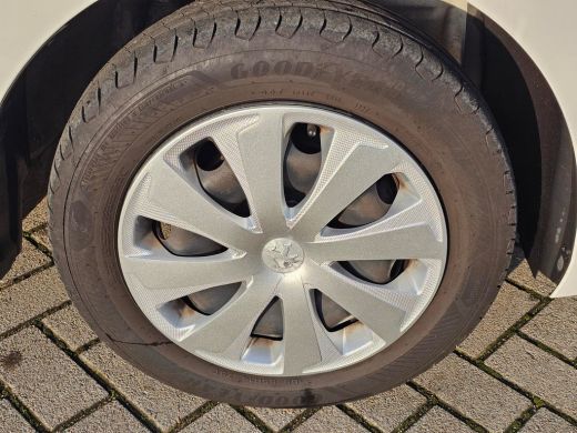 Peugeot 108 1.0 e-VTi Active Airco | Getint Glas | Bluetooth | DAB+ ActivLease financial lease