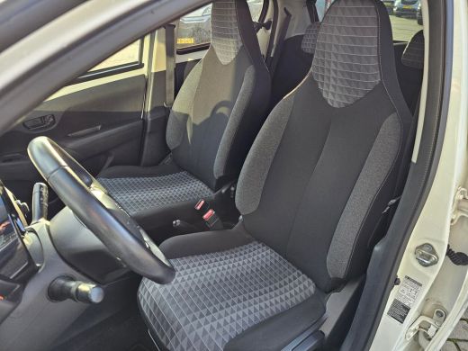 Peugeot 108 1.0 e-VTi Active Airco | Getint Glas | Bluetooth | DAB+ ActivLease financial lease