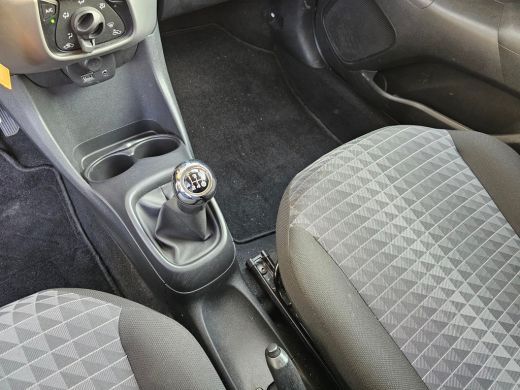 Peugeot 108 1.0 e-VTi Active Airco | Getint Glas | Bluetooth | DAB+ ActivLease financial lease